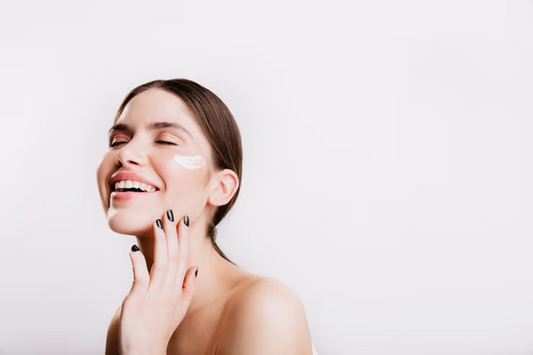 Glowing Skin in 5 Minutes: A Busy Woman’s Natural Routine